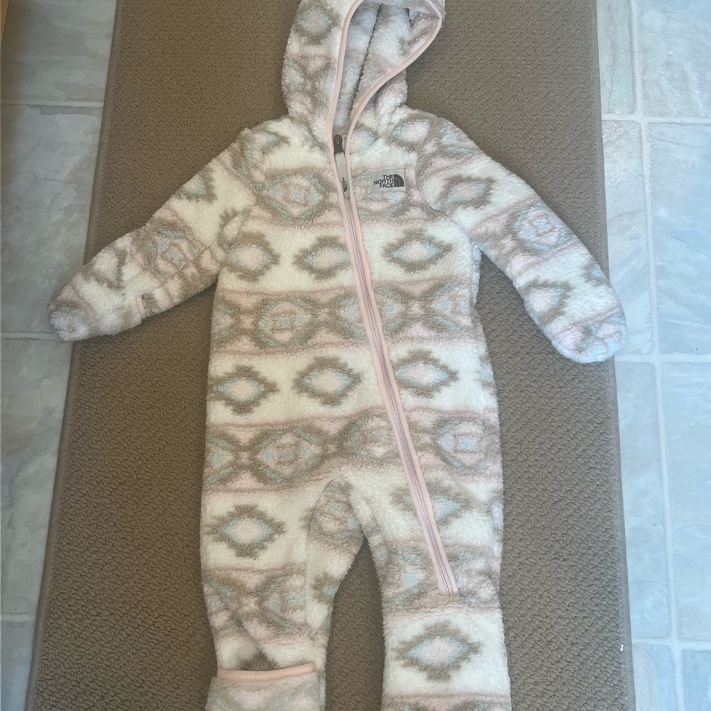 The North Face Kids' Patterned Cream and Pink Footie
